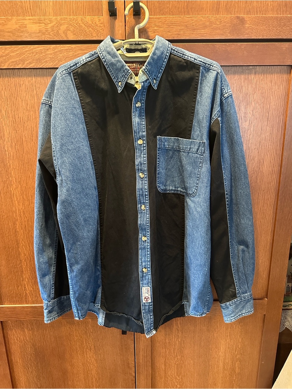 Authentic GFC Jeans Wear Long Sleeve Denim Shirt. Size Large.